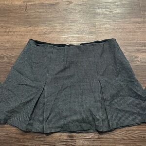 Abercrombie & Fitch Black and White Skort Size XL